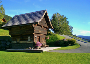 Das Franzosenstüberl ist ein originaler „Troadkastn“ aus dem 18. Jahrhundert und stand ursprünglich am Ossiachberg nahe des Ossiacher Sees.